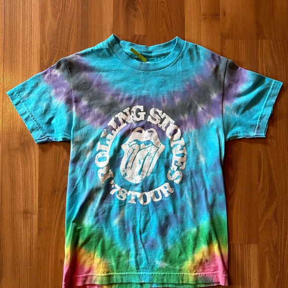 Rolling Stones ‘78 Tour Tie-Dyed T-Shirt sz S Small NWT. Hot Topic Rock N’ Roll - Picture 2 of 4